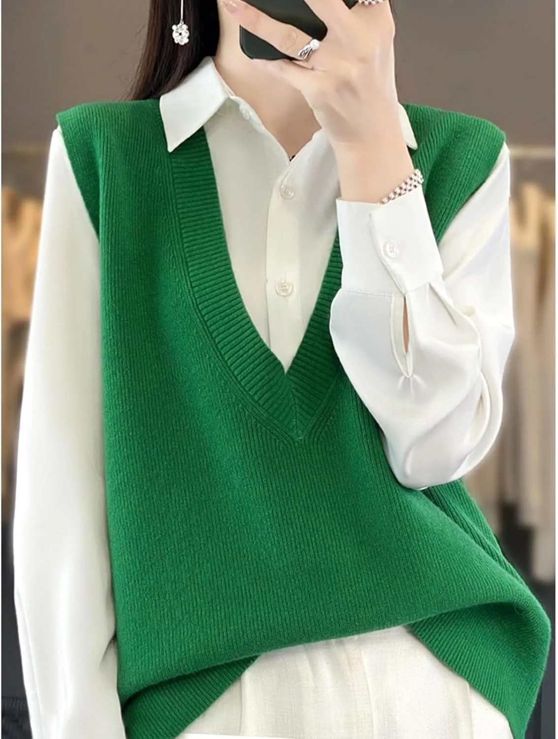 Blostirno Women's Sweater Vest V Neck Knit Pullover Vests Trendy Solid Knitwear Sleeveless Sweaters Tops