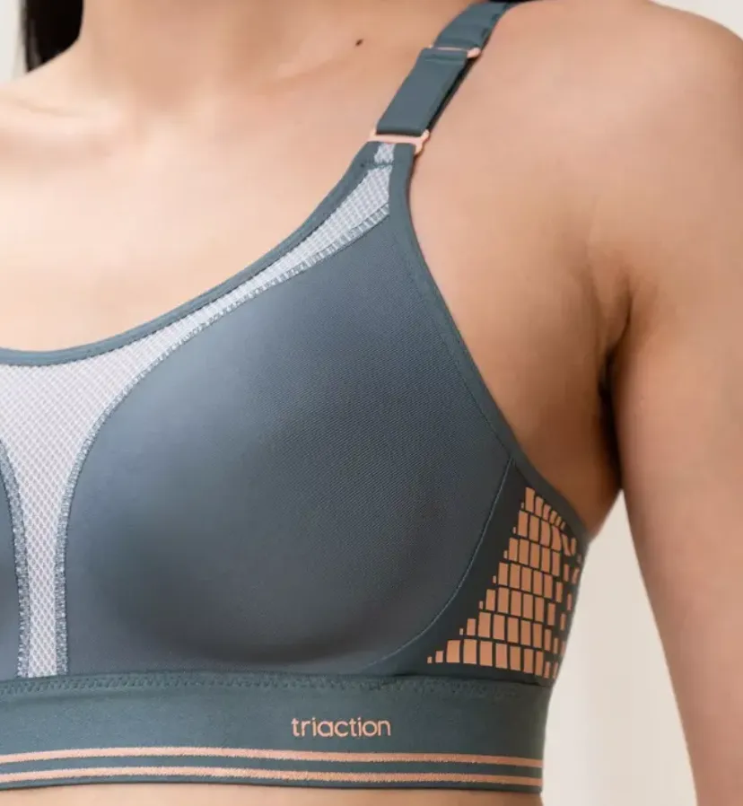 TRIUMPH <BR>
Unpadded Triaction Extreme Lite Sports Bra <BR>