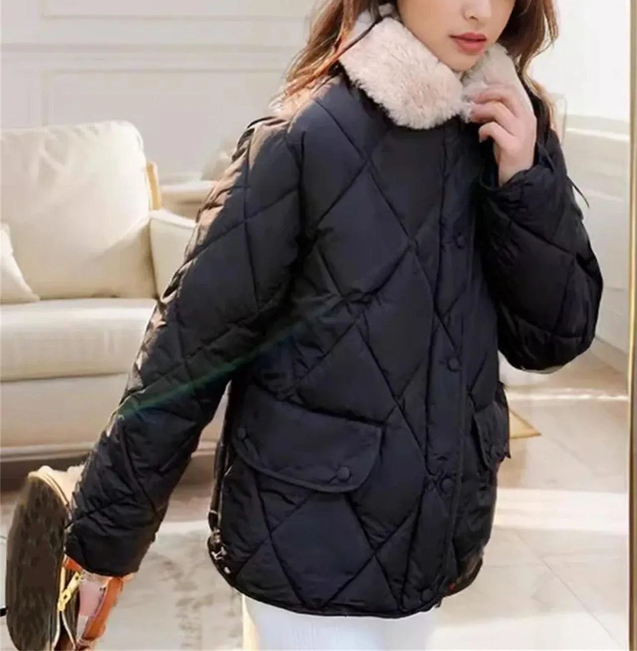 Women's Contrasting Plush Lapel Short Cotton-Padded Jacket Classic Casual Patchwork Parkas Coat