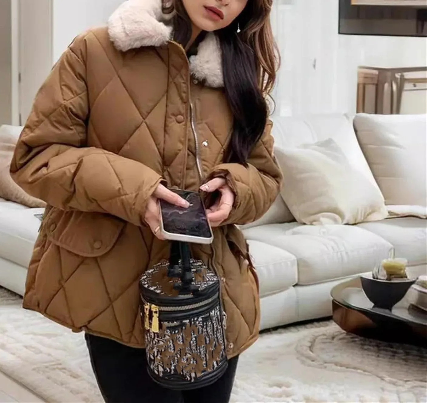 Women's Contrasting Plush Lapel Short Cotton-Padded Jacket Classic Casual Patchwork Parkas Coat